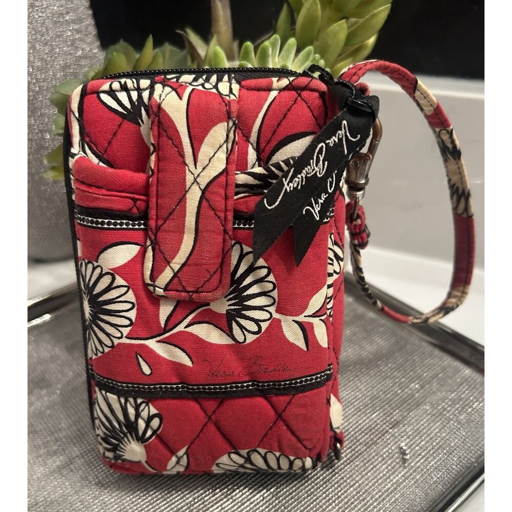 Vera Bradley Carry it All Wristlet Deco Daisy (Retired Pattern)